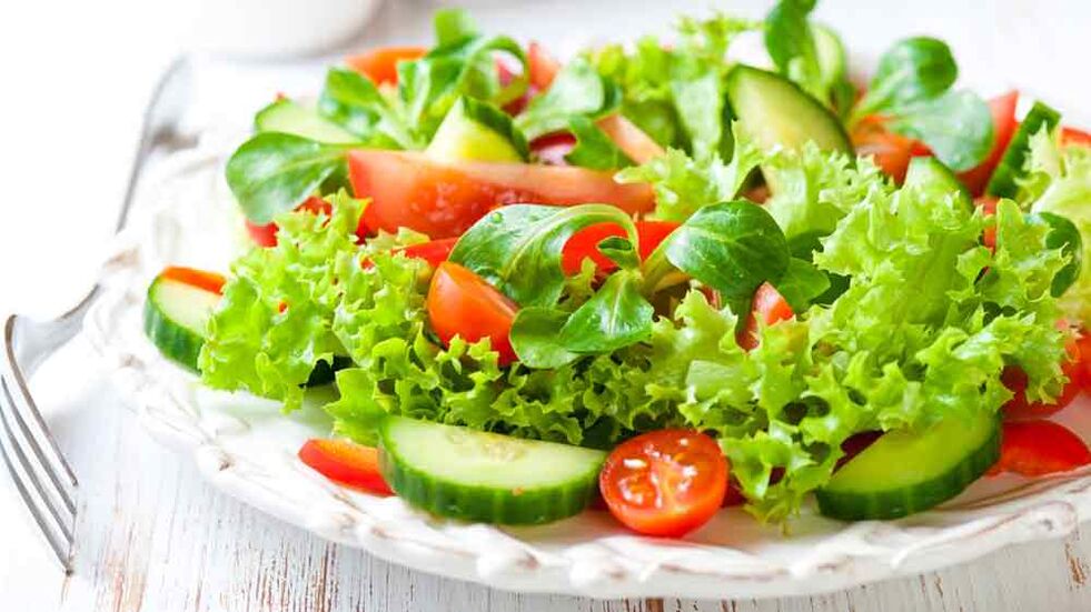 Salad sayuran untuk diet kegemaran anda